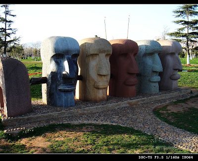 Image 17: http://farm1.static.flickr.com/185/368947229_9a3e7a7d64.jpg?v=0